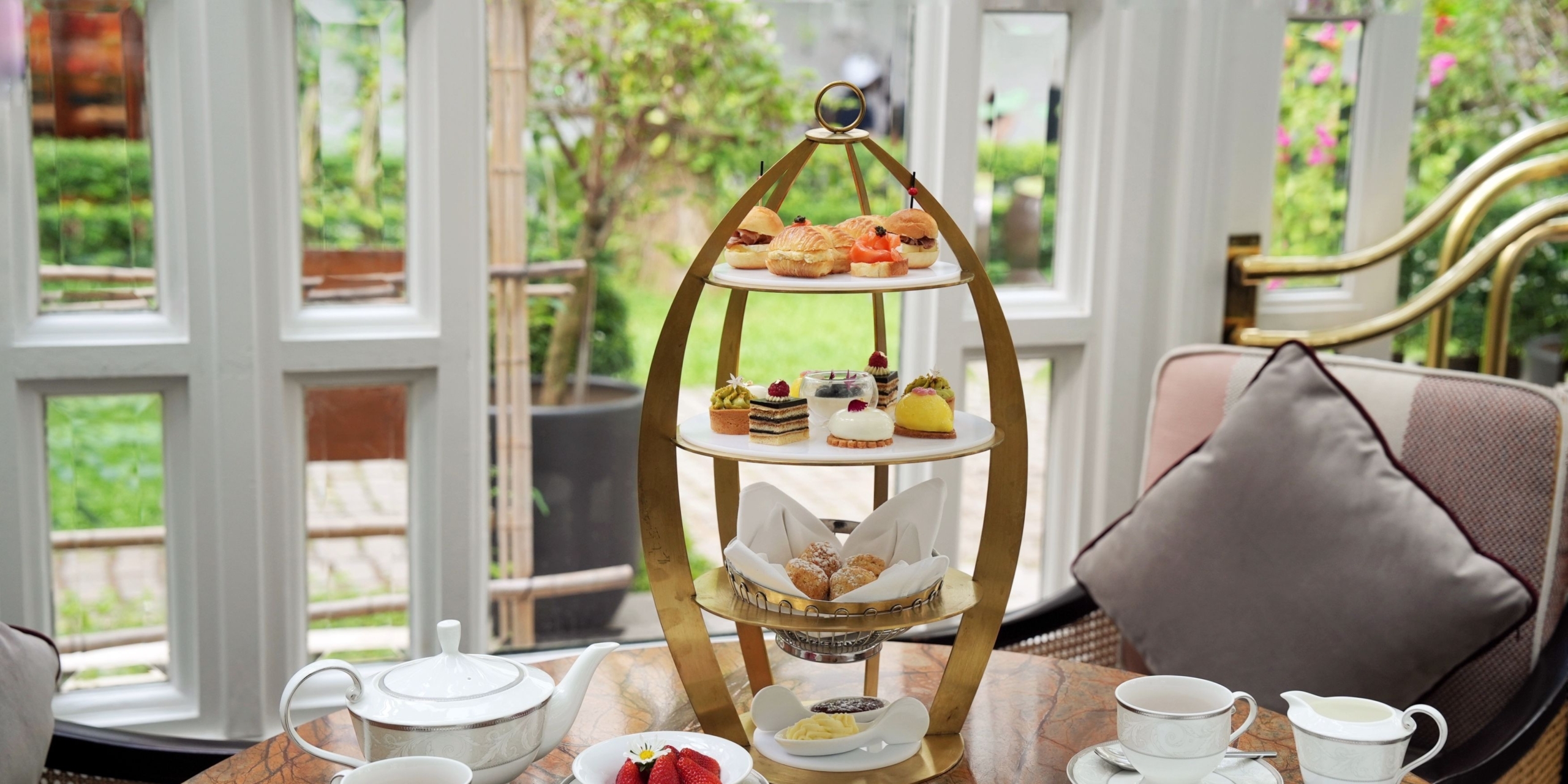 The Metropole High Tea at Le Club Bar - Image 2