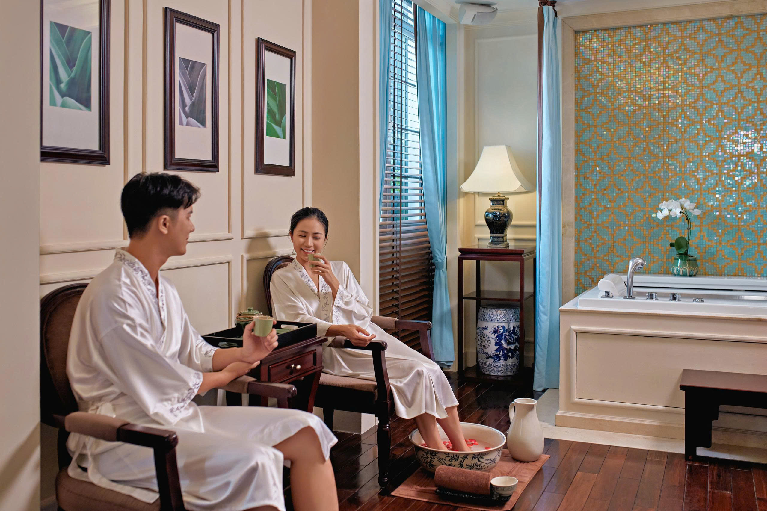 Limited-Time Festive Spa Journey: Sothys Illuminating Facial (75 mins) with Complimentary Foot Treatment - Image 3